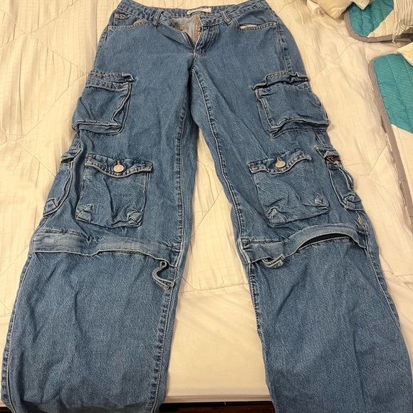 Blue jeans cargo from garage - Picture 1 of 3
